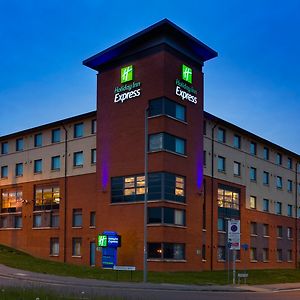 Holiday Inn Express London Luton Airport By Ihg